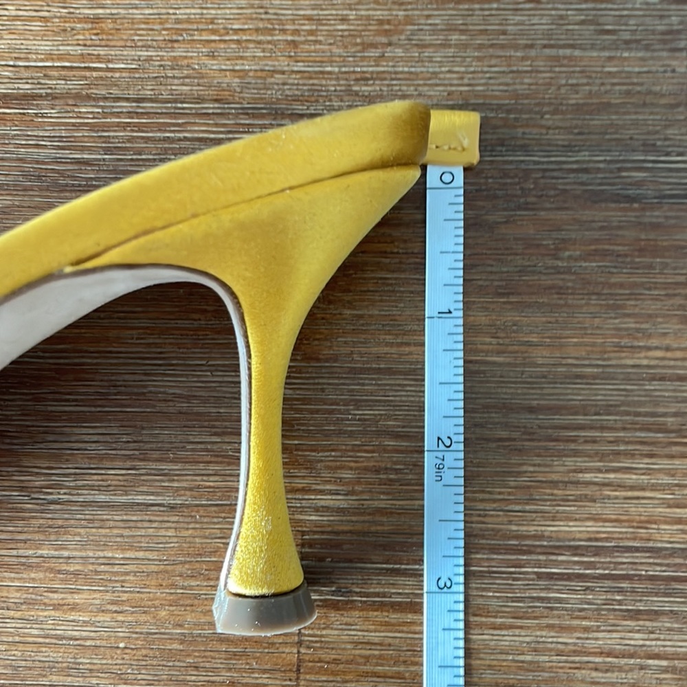 MANOLO BLAHNIK RAILDA FRINGE BOW PEEP-TOE MULES Yellow Gold 38 NEVER WORN - Picture 5 of 8